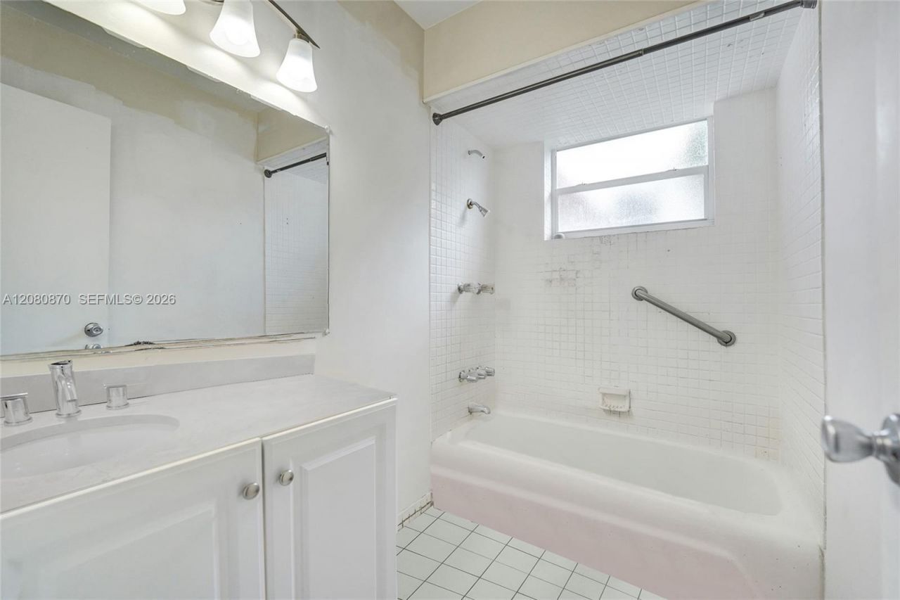 541 N 70th Ter, Hollywood, FL 33024 Photo