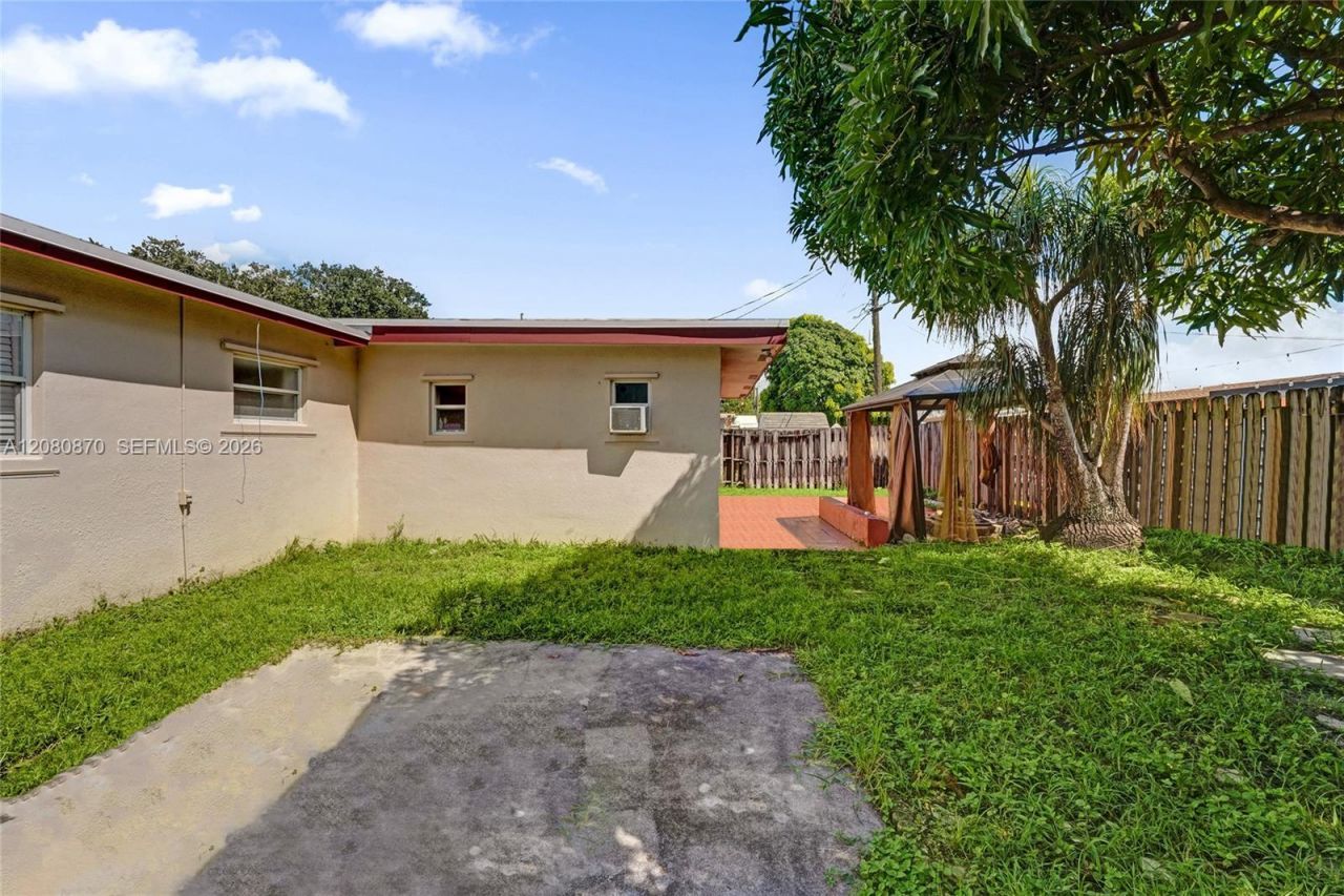 541 N 70th Ter, Hollywood, FL 33024 Photo