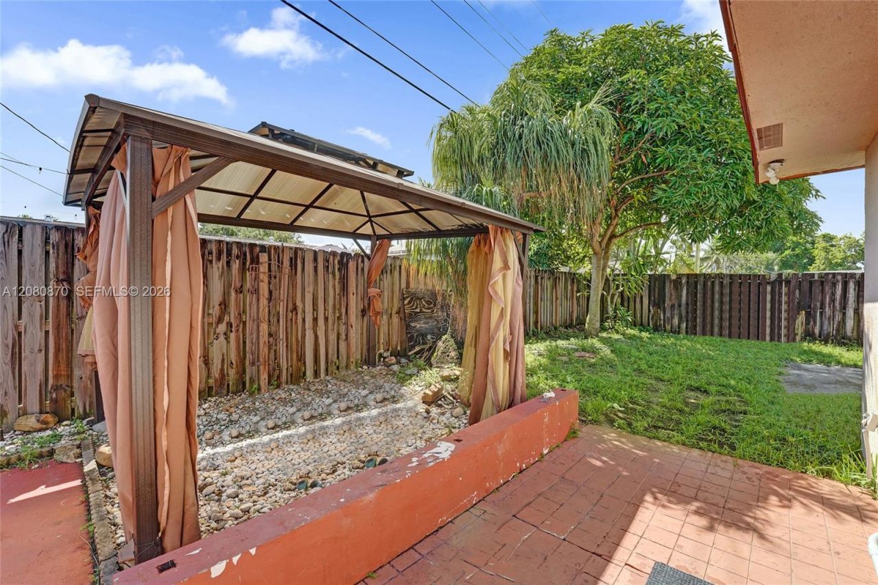 541 N 70th Ter, Hollywood, FL 33024 Photo