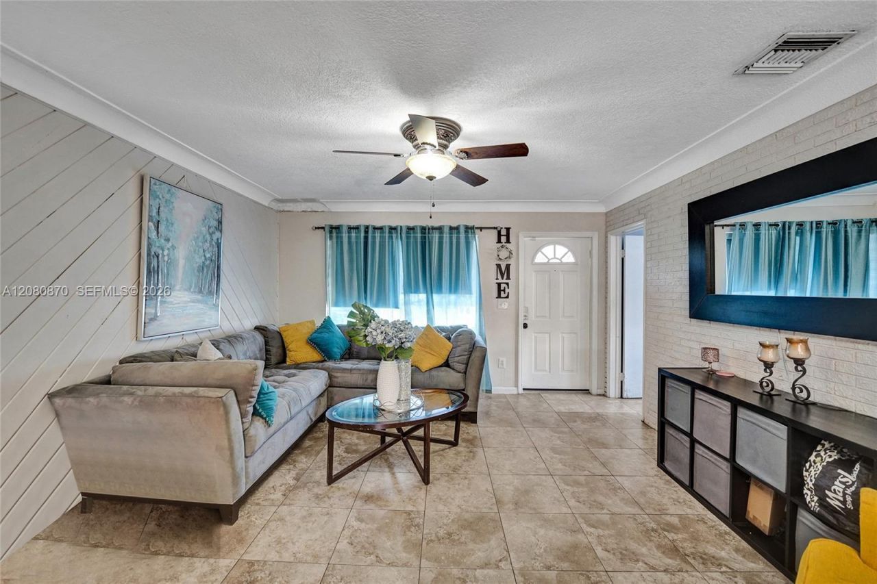 541 N 70th Ter, Hollywood, FL 33024 Photo
