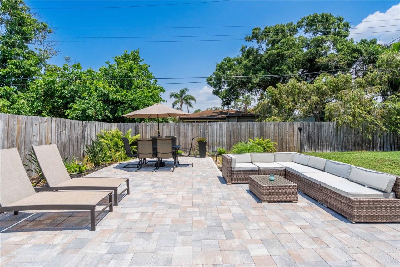 3231 New England Street, Sarasota, FL 34231 Photo