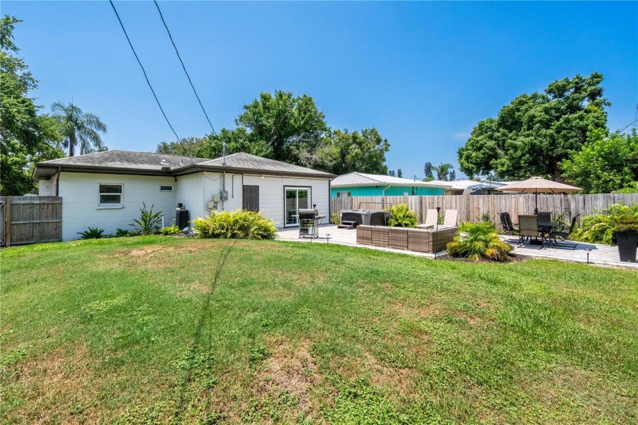 3231 New England Street, Sarasota, FL 34231 Photo