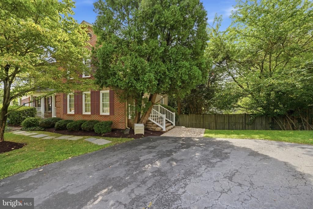 7922 JENSEN PLACE, BETHESDA, MD 20817