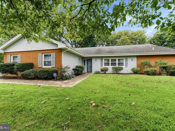 1 W FAIRWAYS CIRCLE, SMYRNA, DE 19977