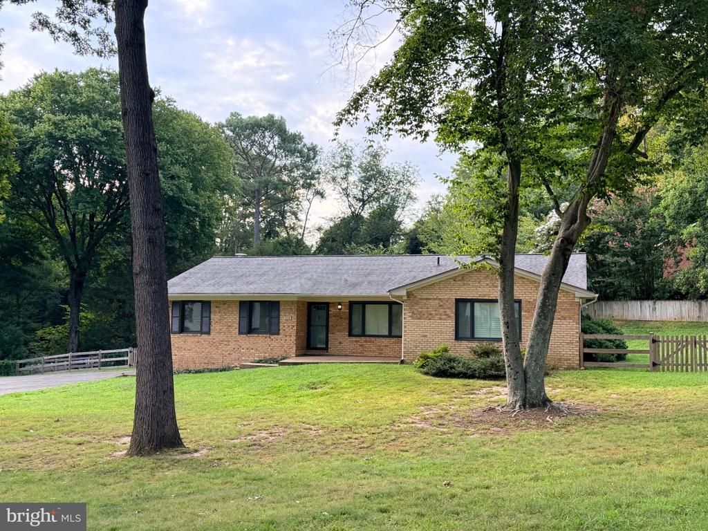 534 Cumberland Road, Fredericksburg, VA 22405 Main Photo