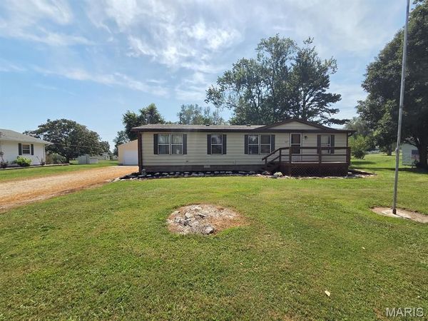 207 Main Street , La Belle, MO 63447