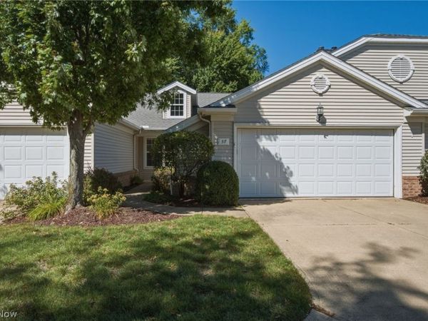 37 Community Drive , Avon Lake, OH 44012