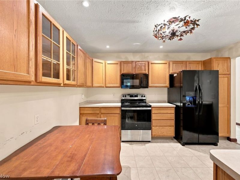37 Community Drive, Avon Lake, OH 44012 Photo 8