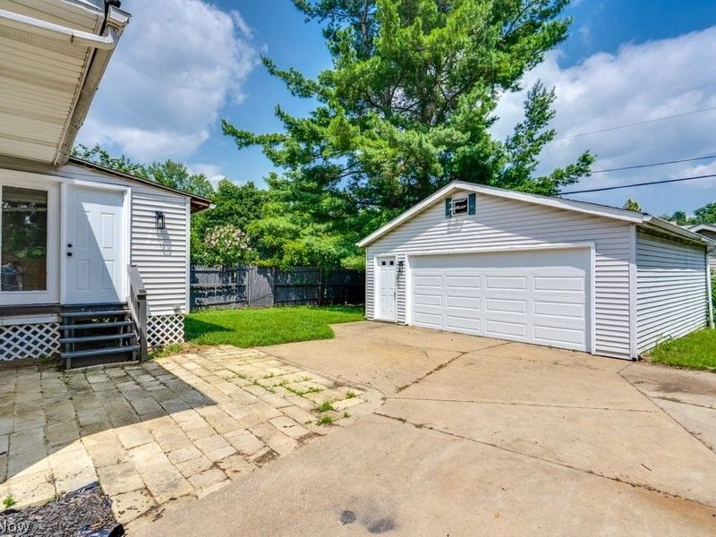 347 Buckeye Avenue, Alliance, OH 44601 Photo 2