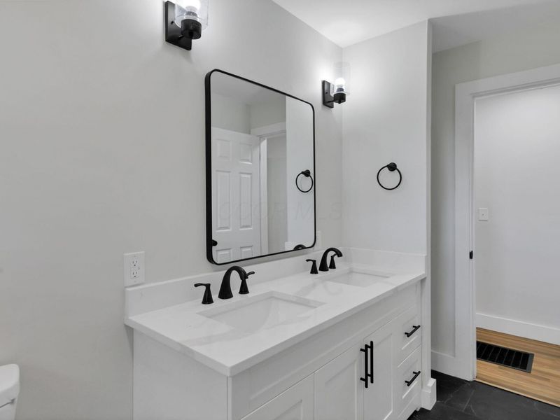 2460 Basil Western Road NW, Baltimore, OH 43105 Photo 17