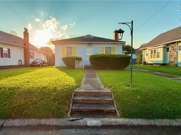 3305 3rd Avenue, Vienna, WV 26105