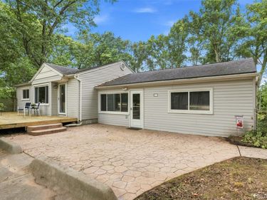 23366 Superior Parkway, Taylor, Mi 48180