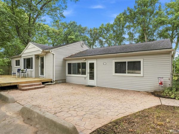 23366 Superior Parkway, Taylor, Mi 48180