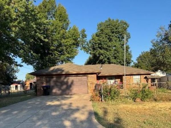 305 SW 8th Street, Minco, OK 73059