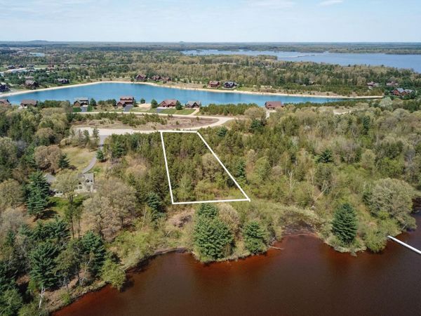 W5533 Windover Court, New Lisbon, WI 53950