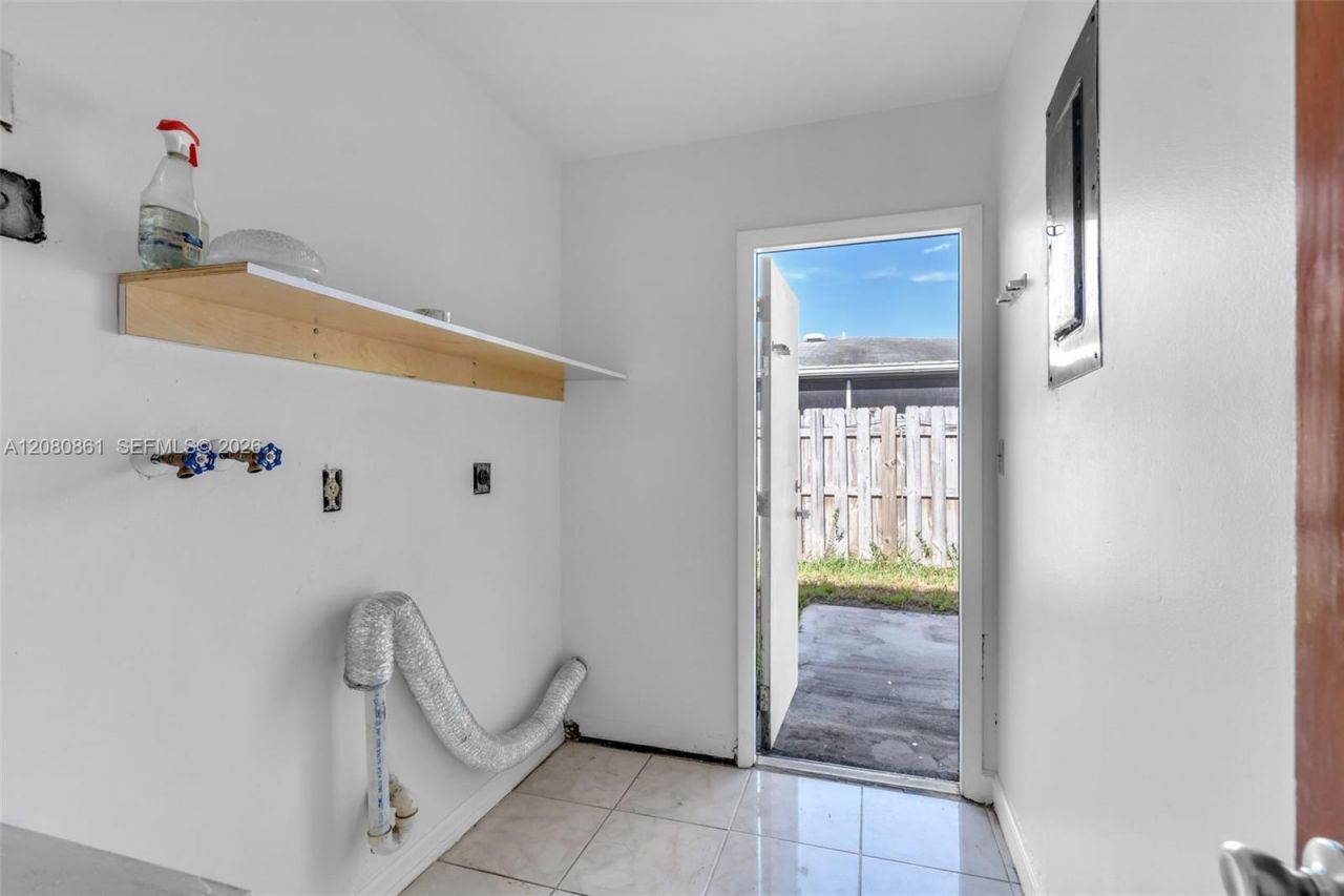 6112 SW 3rd St , Unit 2, Margate, FL 33068 Photo
