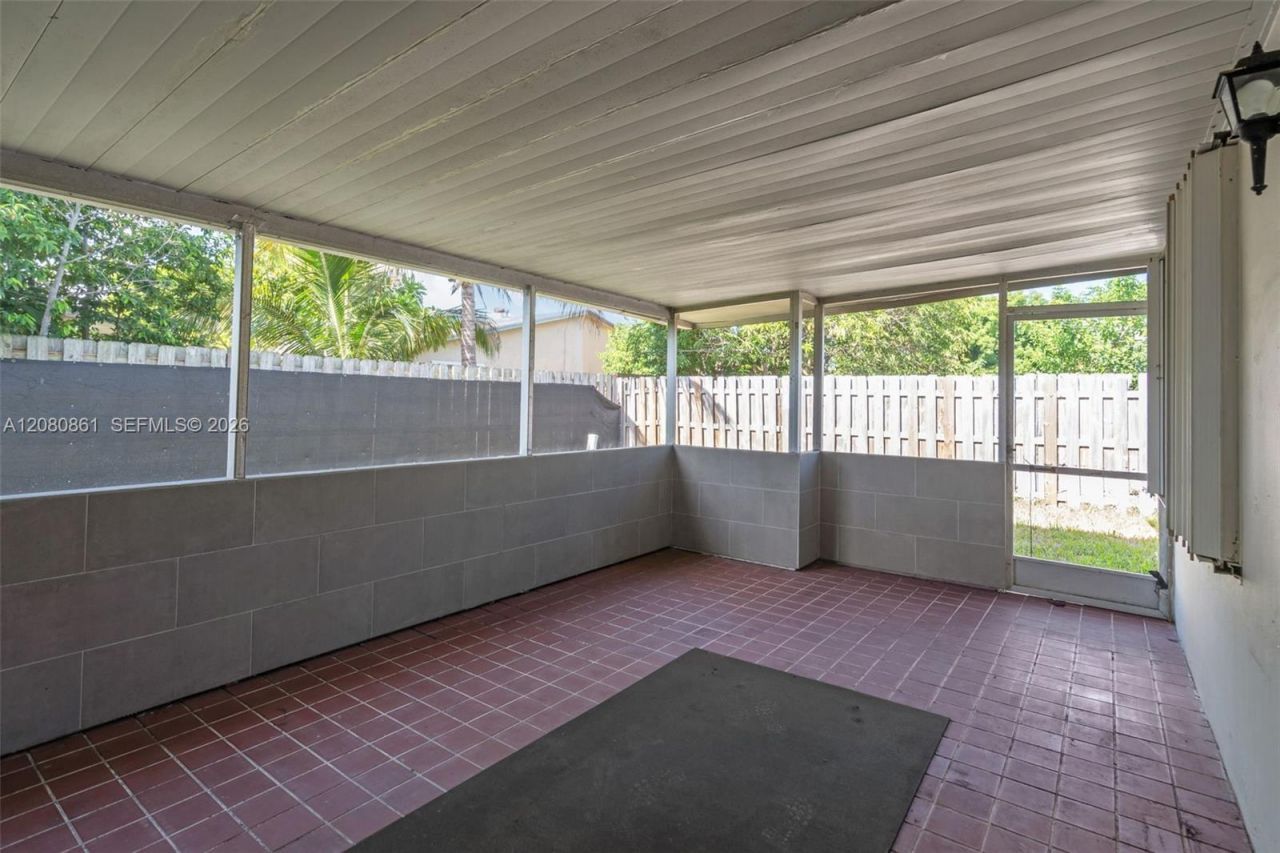 6112 SW 3rd St , Unit 2, Margate, FL 33068 Photo