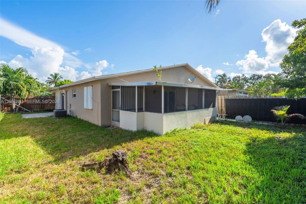 6112 SW 3rd St , Unit 2, Margate, FL 33068 Photo