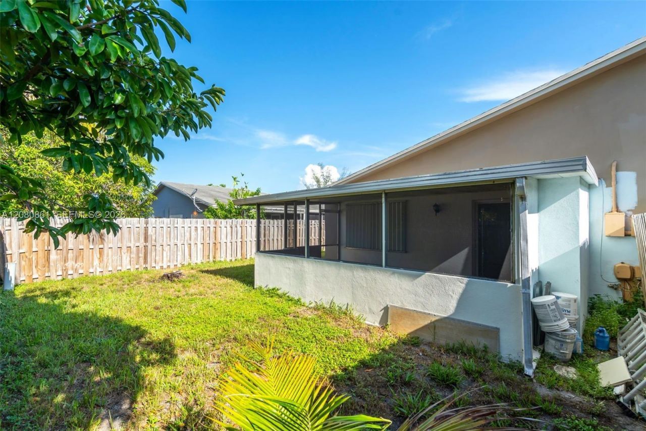 6112 SW 3rd St , Unit 2, Margate, FL 33068 Photo