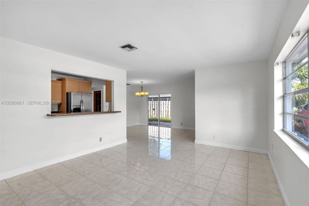 6112 SW 3rd St , Unit 2, Margate, FL 33068 Photo