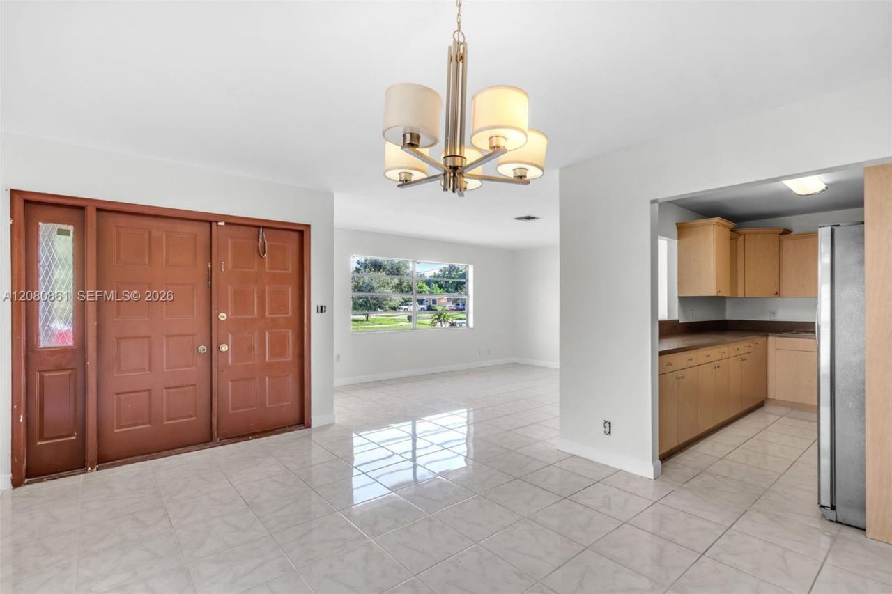 6112 SW 3rd St , Unit 2, Margate, FL 33068 Photo