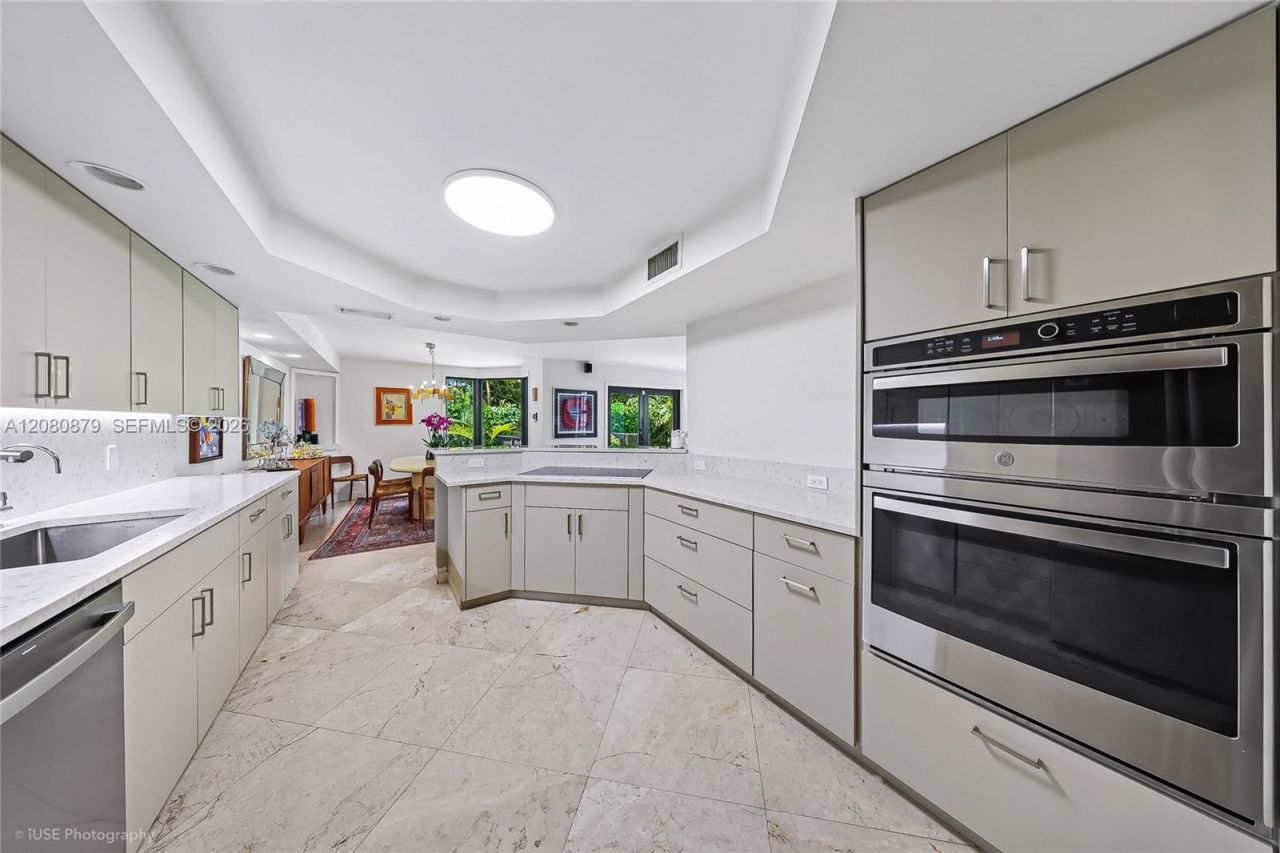 596 Fernwood Rd, Unit B, Key Biscayne, FL 33149 Photo