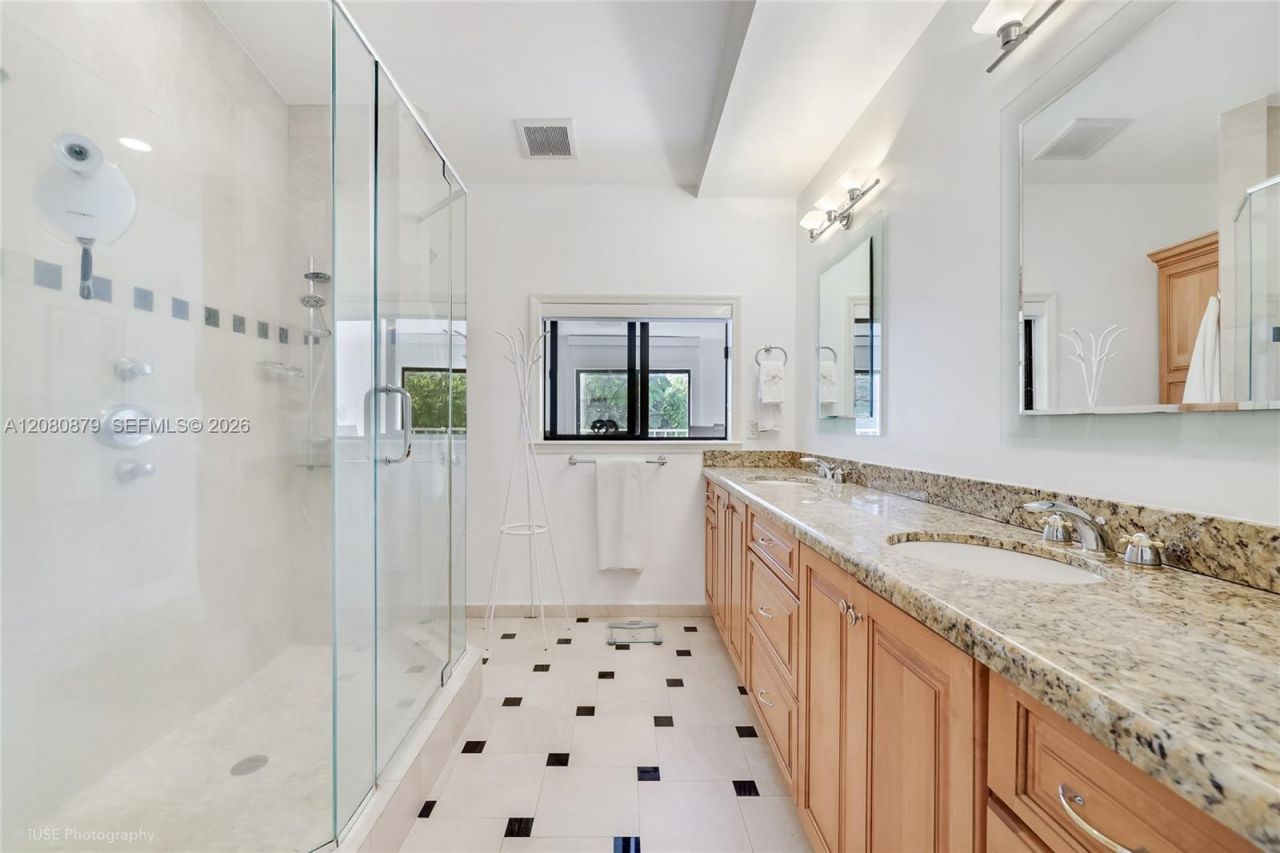 596 Fernwood Rd , Unit B, Key Biscayne, FL 33149 Photo