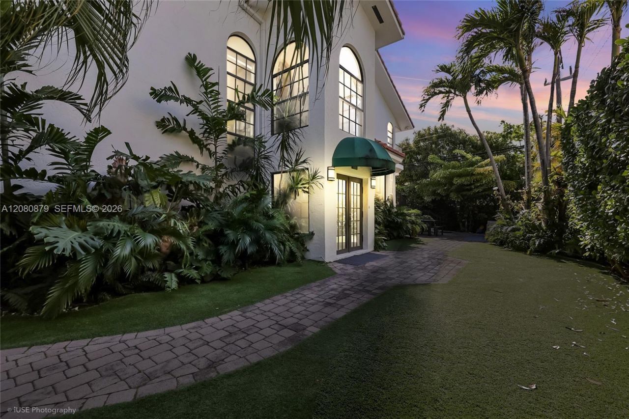 596 Fernwood Rd, Unit B, Key Biscayne, FL 33149 Photo
