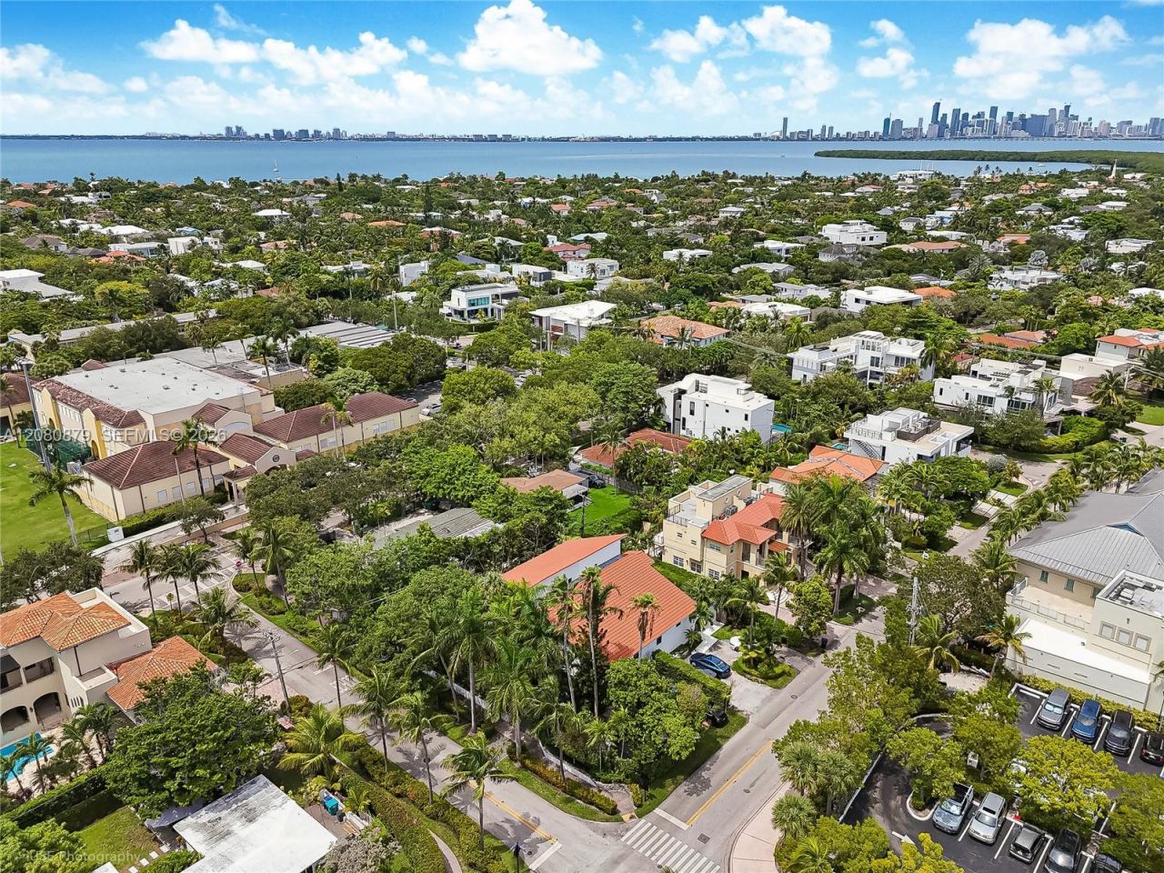 596 Fernwood Rd, Unit B, Key Biscayne, FL 33149 Photo