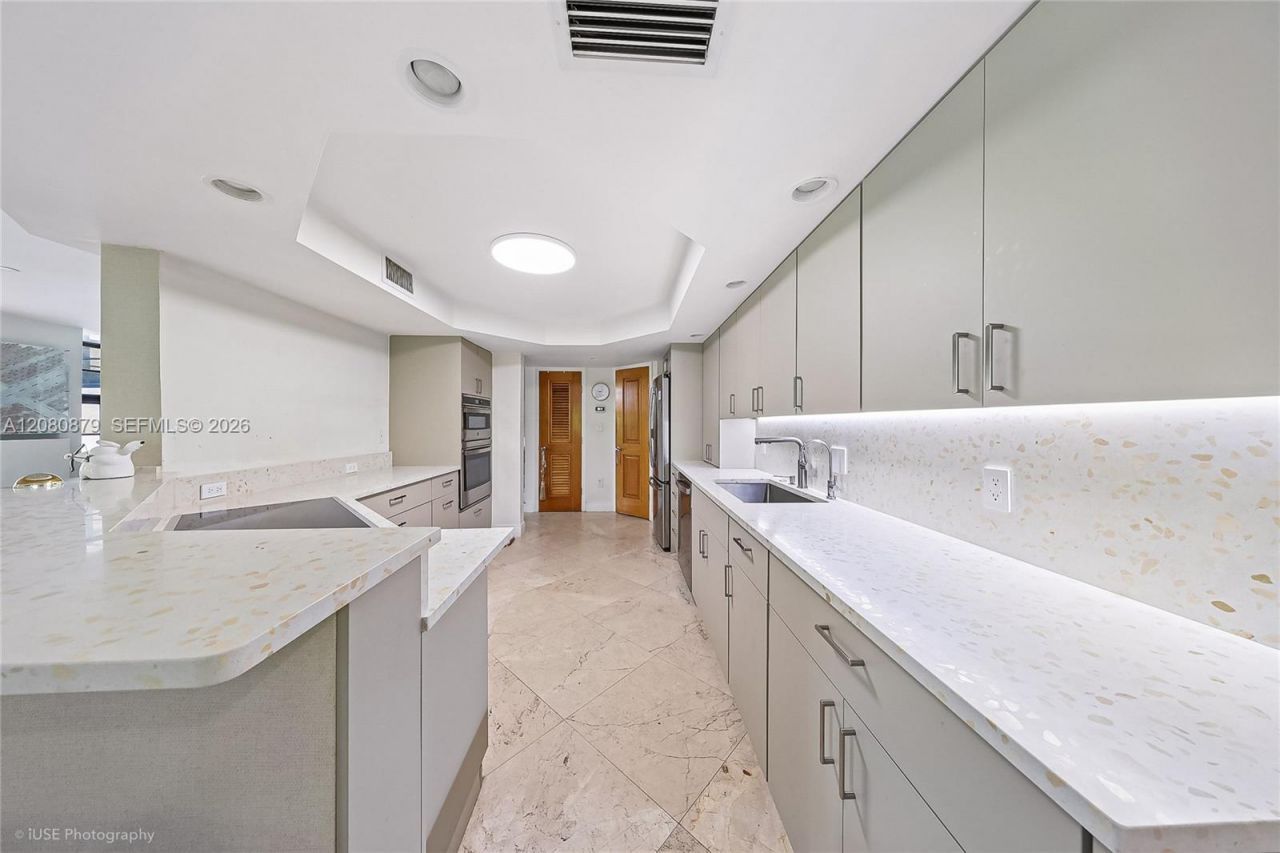 596 Fernwood Rd, Unit B, Key Biscayne, FL 33149 Photo