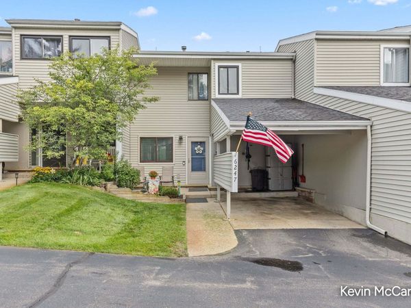 6247 Acropolis Drive SE, Unit 29, Grand Rapids, MI 49546