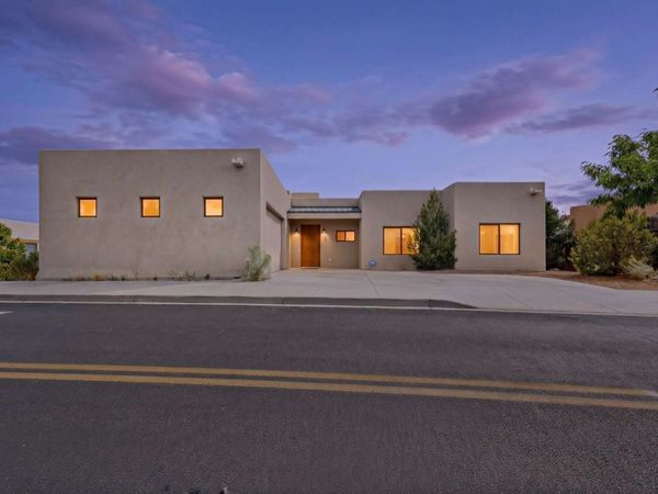 71 Avenida Frijoles , Santa Fe, NM 87507