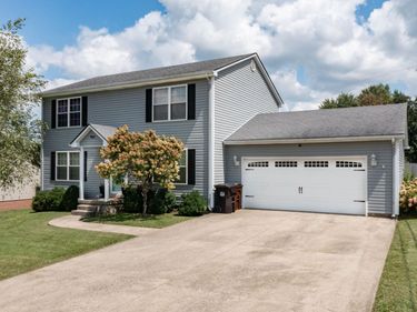 900 N Meadowhill Rd Road, Paris, KY 40361