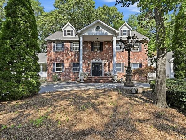 48 Private Road , Calverton, NY 11933