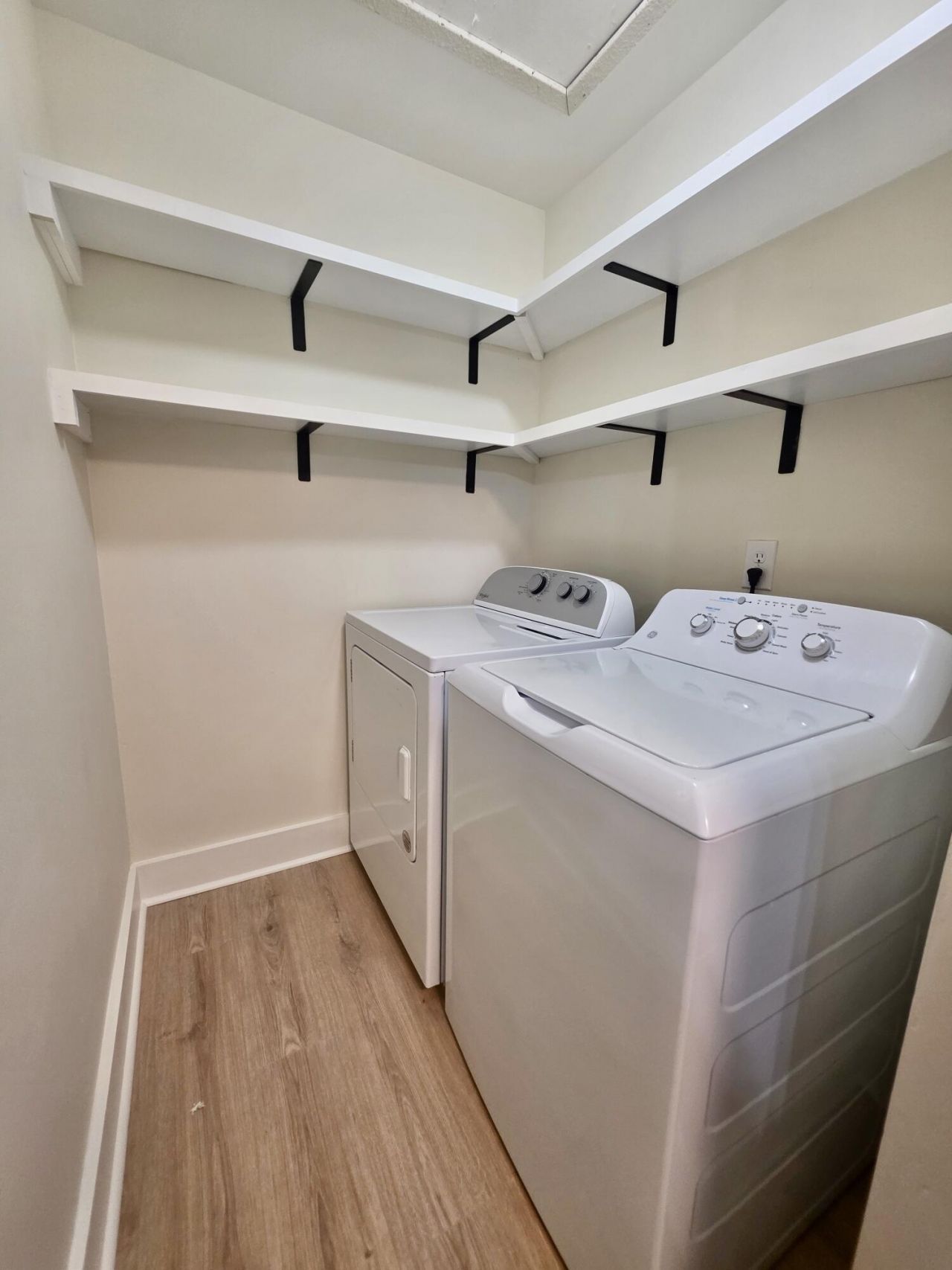 274 Alexandra Photo 16
