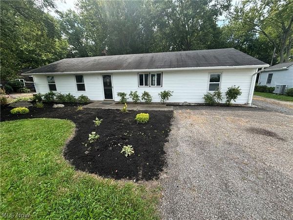 27107 Lynn Drive , Olmsted Twp, OH 44138