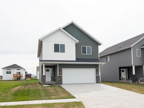 6208 86th Avenue S, Horace, ND 58047