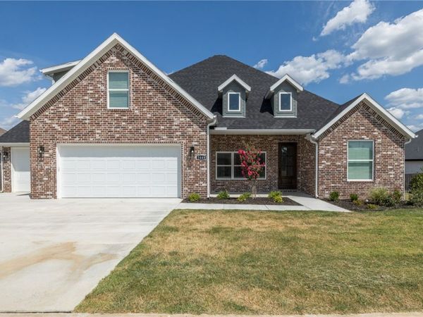 1448 N Pershing Street , Fayetteville, AR 72704