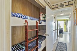 1300 Ocean Boulevard photo 4