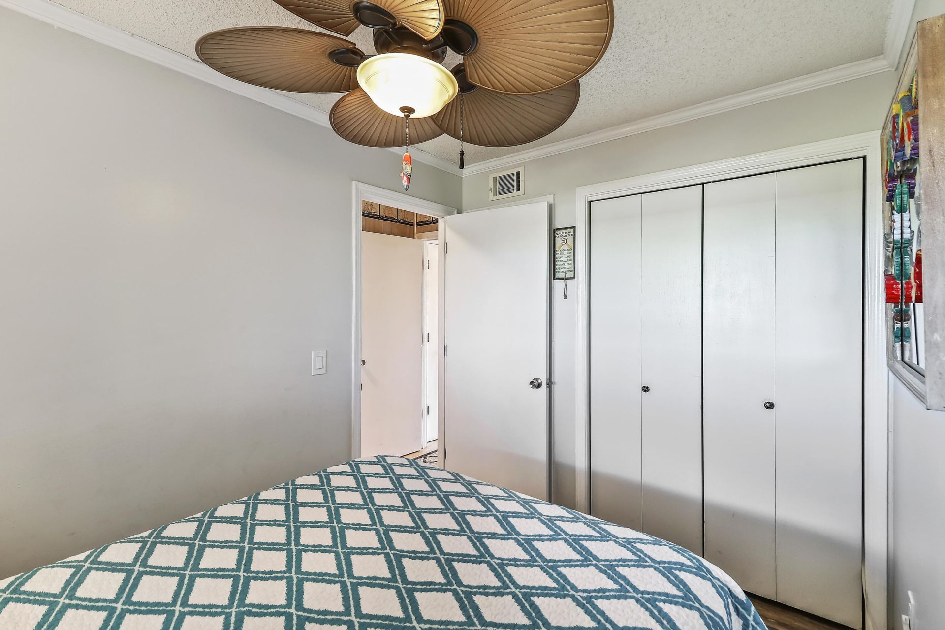 1300 Ocean Boulevard Photo 8