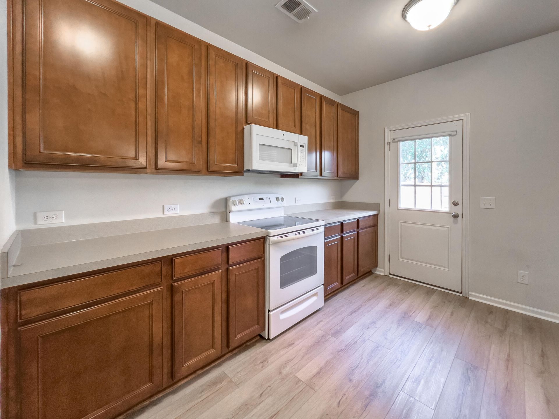 3710 Raddison Lane Photo 7