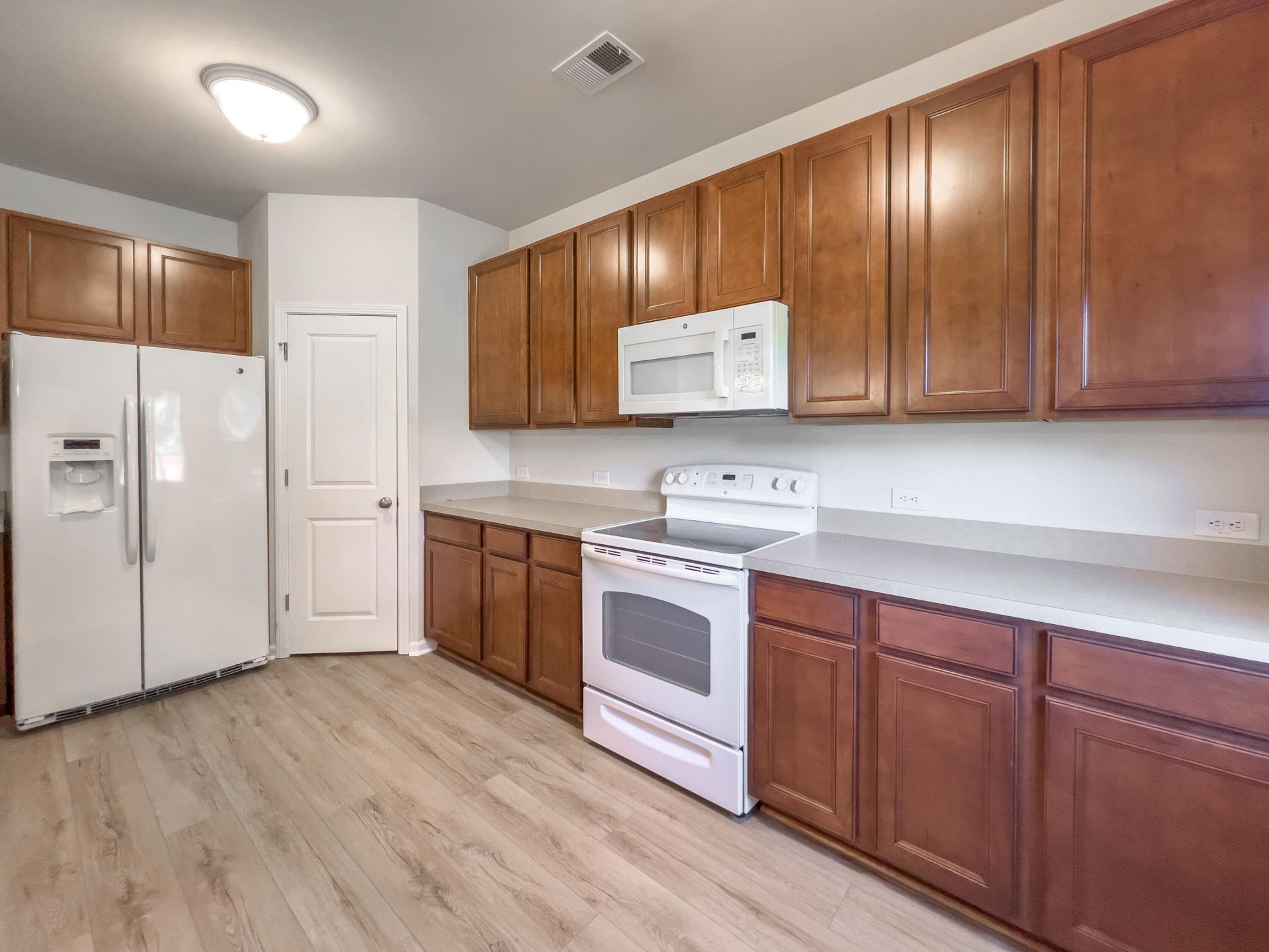 3710 Raddison Lane Photo 8