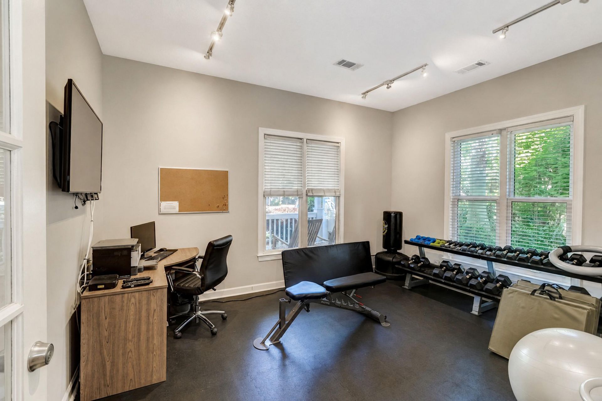 45 Sycamore Avenue Photo 34