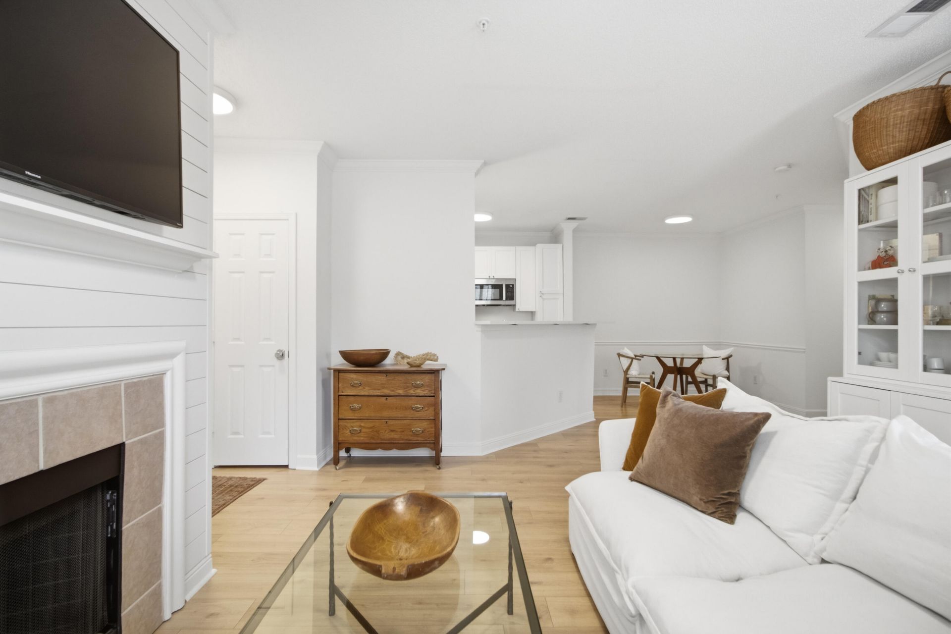 45 Sycamore Avenue Photo 6