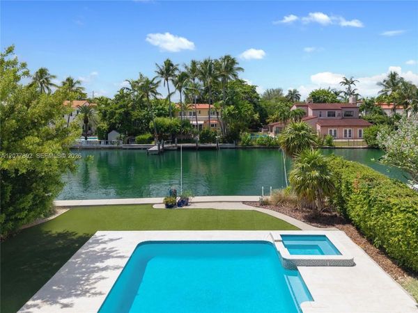4560 Prairie Ave , Miami Beach, FL 33140