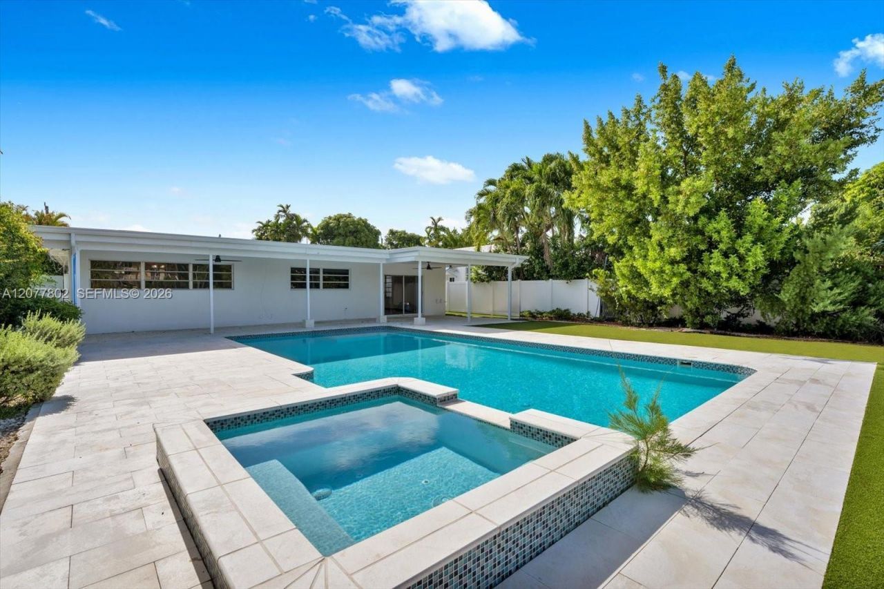 4560 Prairie Ave, Miami Beach, FL 33140 Photo