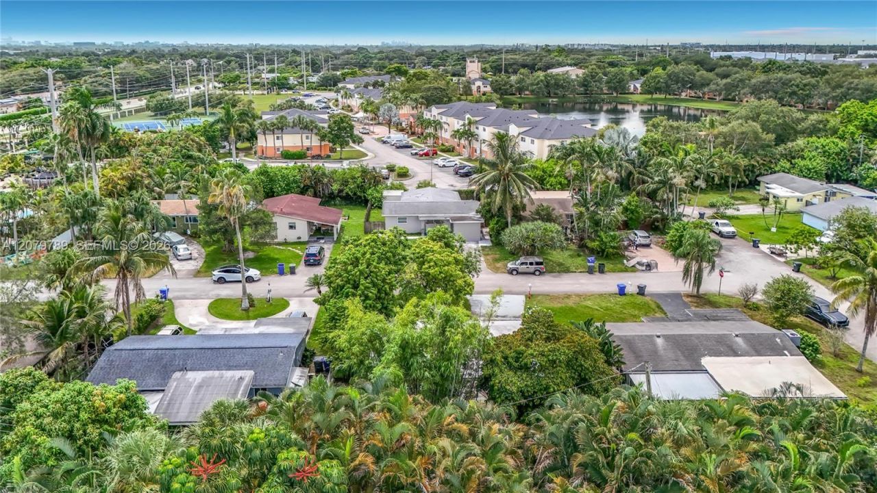 5661 Allen St, Hollywood, FL 33021 Photo