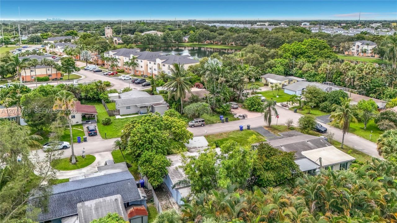 5661 Allen St, Hollywood, FL 33021 Photo