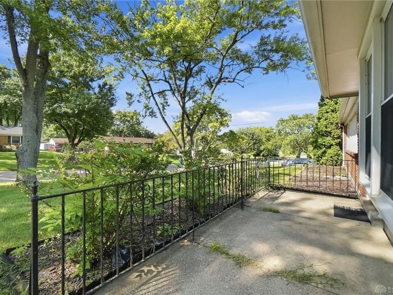4401 Walbridge Trail, Beavercreek, OH 45430 Photo 5