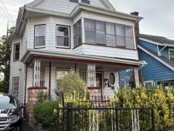 221 N Center St, Orange, NJ 07050